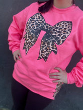 Load image into Gallery viewer, Cheetah Leopard Print Side Bows Sweatshirt
