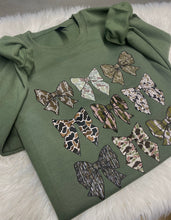 Load image into Gallery viewer, Camo Bows Sweatshirt
